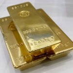 جهان با تقویت دلار در حال سقوط است