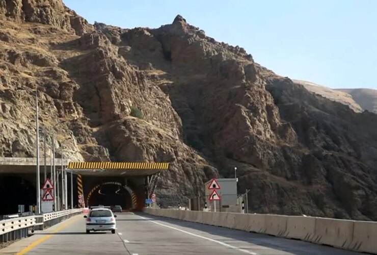 حفاظت از بزرگراه تهران مسدود شد