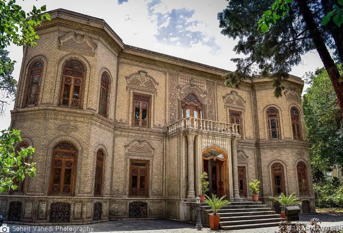 در اماکن فرهنگی هنری تهران چیست؟