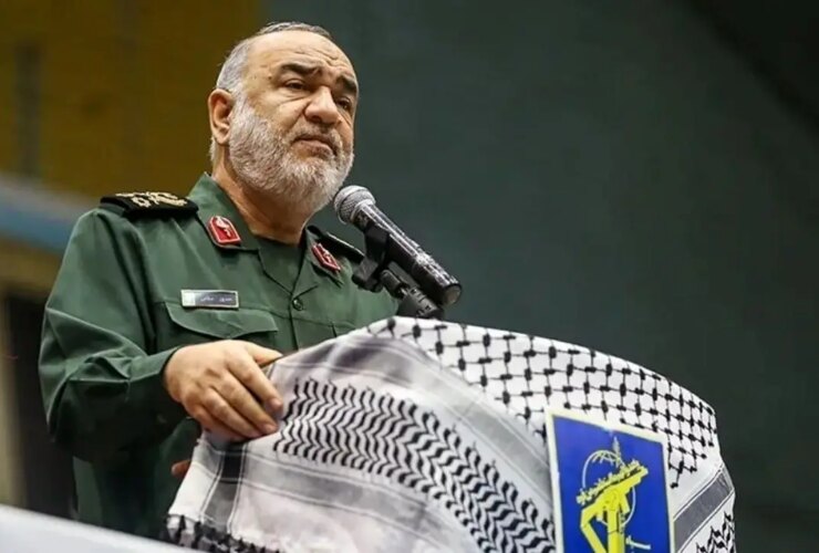 سرلشکر سالامی: اگر دشمن نتواند این کار را انجام دهد ، ما درهای آتش را روی آنها باز خواهیم کرد