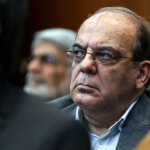 مواد مخدر به عباس عبدی: آیا شما آماده کمک به آقای Raisi برای نگه داشتن هزاران تومان هستید؟