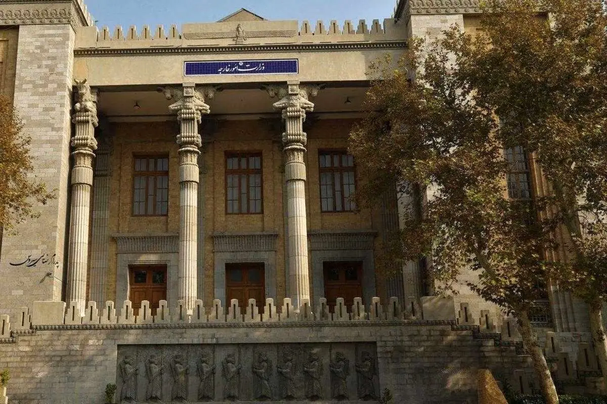 ناو بریتانیایی به وزارت امور خارجه فراخوانده شد 4 ناو بریتانیایی به وزارت امور خارجه فراخوانده شد