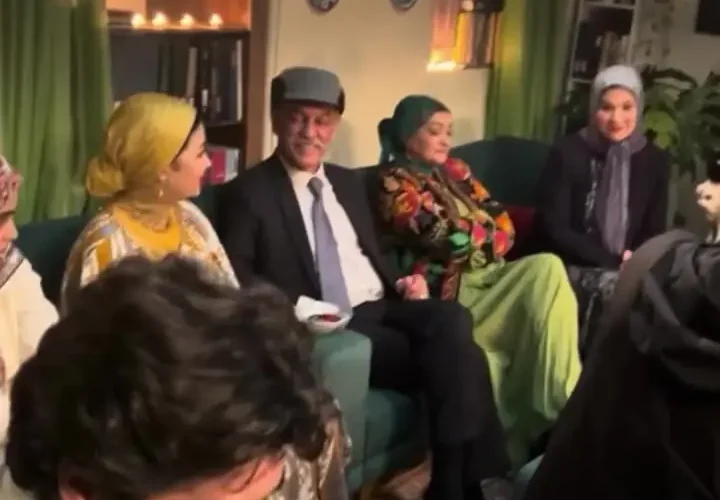 پشت مدرسه جالب پیانو پیانو در "پایتخت 2"