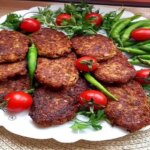 چگونه بادمجان را با سیب زمینی درست کنیم