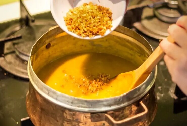 چگونه کوزه زرد زرد درست کنیم. غذاهای محلی فوری و خوشمزه