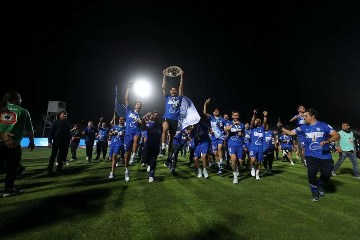 کدام باشگاه ها قهرمانی استقلال را تبریک گفتند؟ 4 کدام باشگاه ها قهرمانی استقلال را تبریک گفتند؟