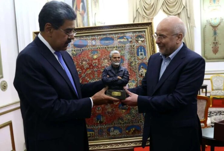 برای دیدن غالیباف مجسمه سردار سلیمانی را به مادورو داد