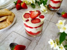دسر توت فرنگی سه کاتمن