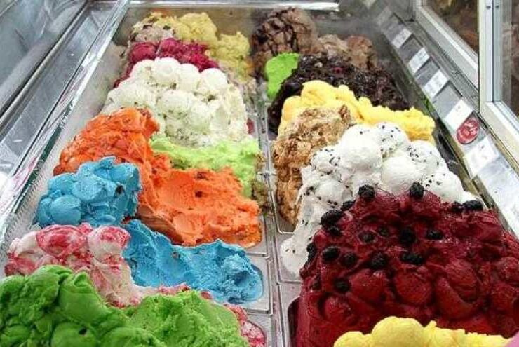 به بستنی های غیرمجاز از شیر ناسالم گرفته تا رنگهای مصنوعی توجه کنید