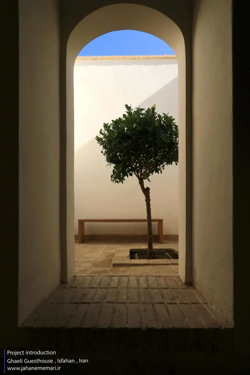 1749244602 907 مهمان اصفهان ؛ مرمت معماری یک خانه الهی باهوش است