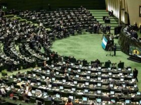 ارسال پیام کوتاه به نمایندگان ؛ این بار علیه وزیر اقتصاد پیشنهادی
