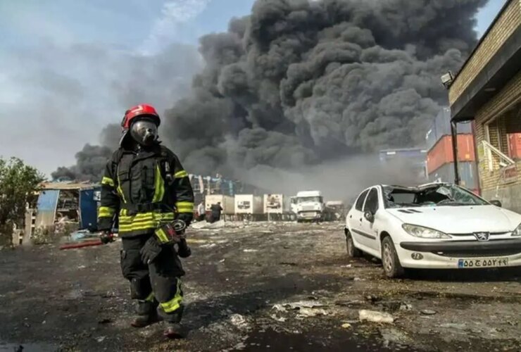 معاون رئیس جمهور سازمان محیط زیست: هیچ آلودگی در انفجار بندر شهید رجائی وارد خلیج بصره شد