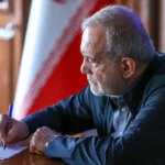 پزشکان: از نظر هنجاری ، مانند حجاب ، توسط عموم پذیرفته نمی شود.