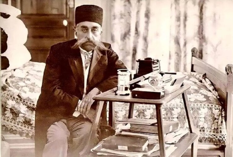 تصویر ؛ مظفر الدین شاه و بزرگان فرانسوی
