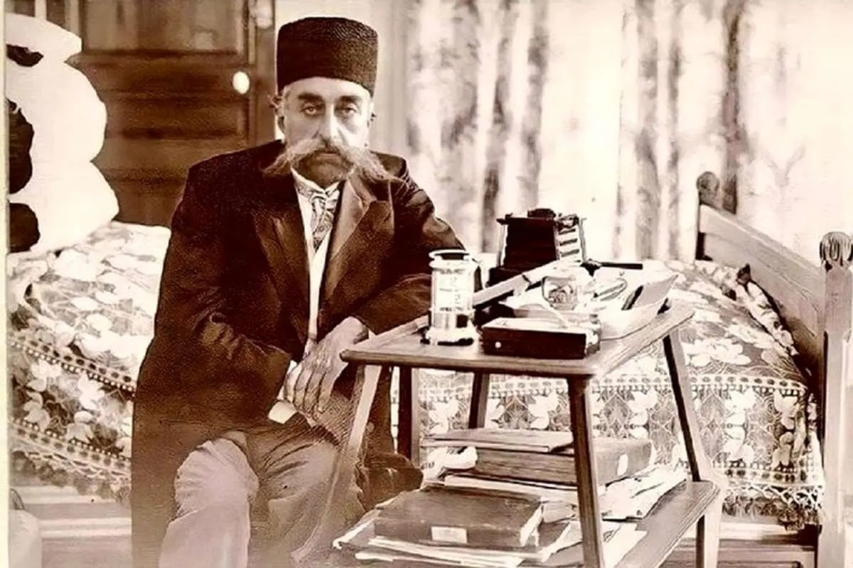 تصویر ؛ مظفر الدین شاه و بزرگان فرانسوی