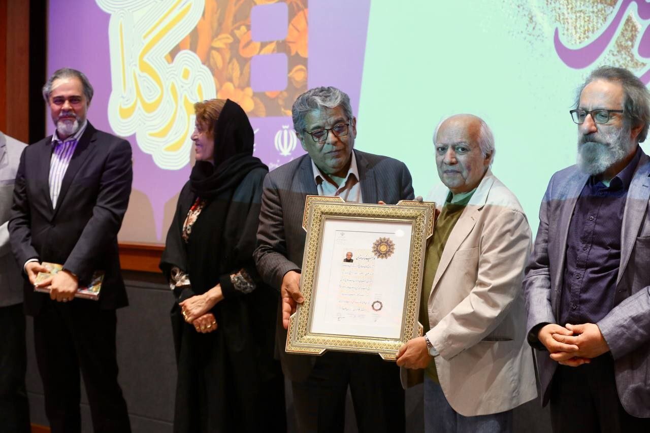 قدردانی از مردی که در سینما ماند و دعوا کرد
