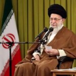 رهبر عالی انقلاب: نیروهای مسلح رژیم صهیونیستی را فقیر می کنند