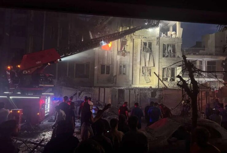 در نتیجه حملات اسرائیل ، تخریب ساختمانهای مسکونی در تهران ، نارماک