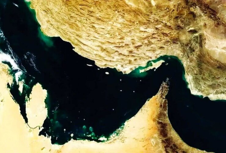 Bosphorus Hormuz فقط با اجازه ایران در حال عبور است