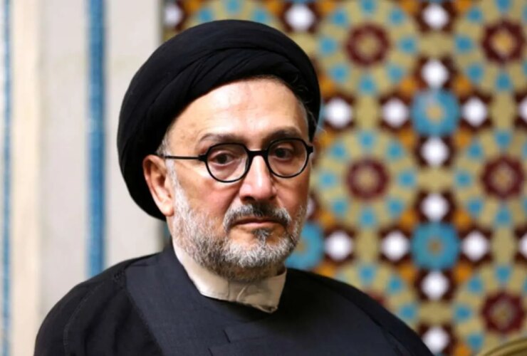 Abtahi: تنها راه گوش دادن به دیدگاه های رهبری