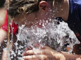 تصاویر آمریکایی ها در جستجوی موج گرمای بی سابقه ای