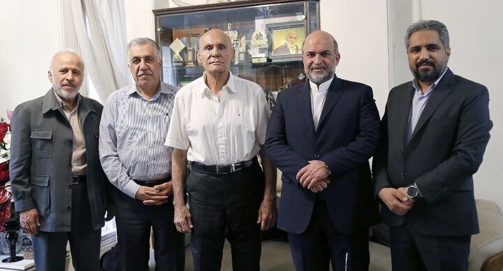 با مدیر عامل صندوق اعتباری هنری با Jamshid Hashempour ملاقات کنید