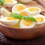 آیا زرده تخم مرغ در پیری مضر است؟