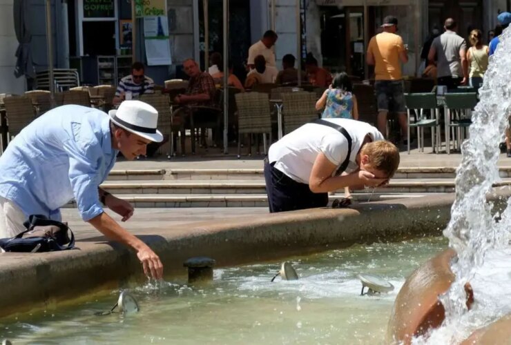 دماسنج قاره هشدار قرمز داد