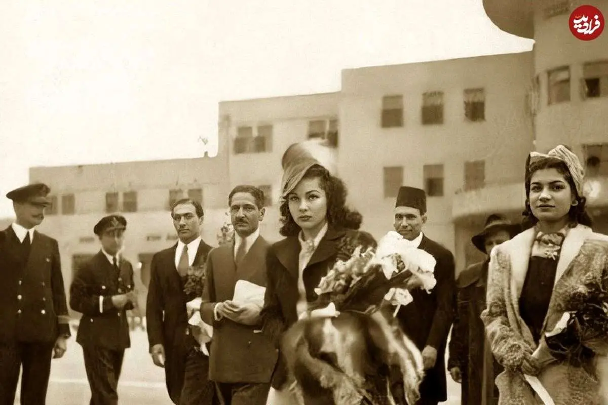 "Fawzia ، Ashraf و محمد رضا پهلوی" در بندر شاهپور. 1317 مارس 4 در بندر شاهپور