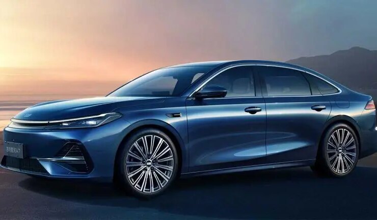Geely Galaxy A7: سدان هیبریدی در محدوده 4 کیلومتری معرفی شد