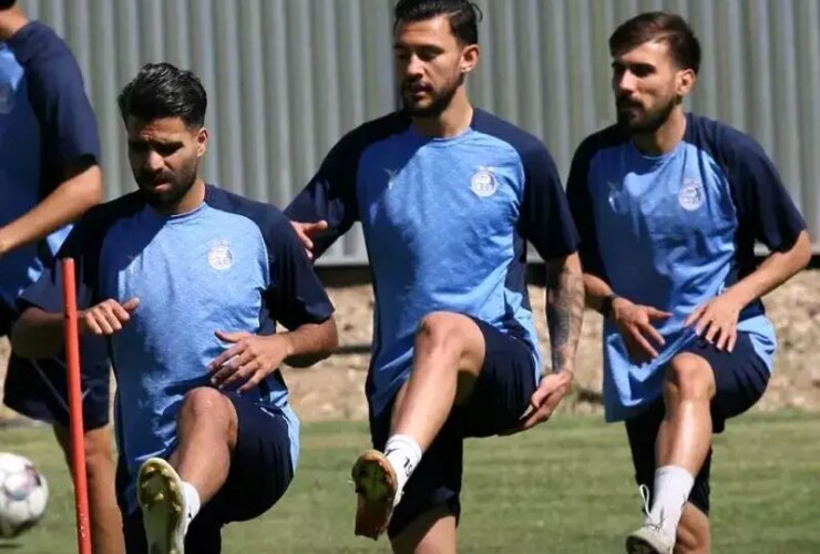 استقلال را دنبال کنید 18 استقلال را دنبال کنید