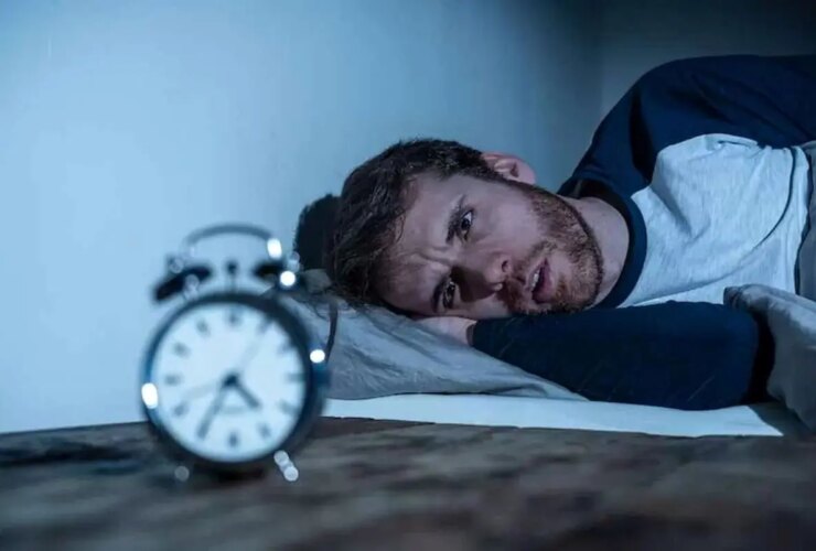این عادت شما را به خوردن غذاهای ناسالم سوق می دهد