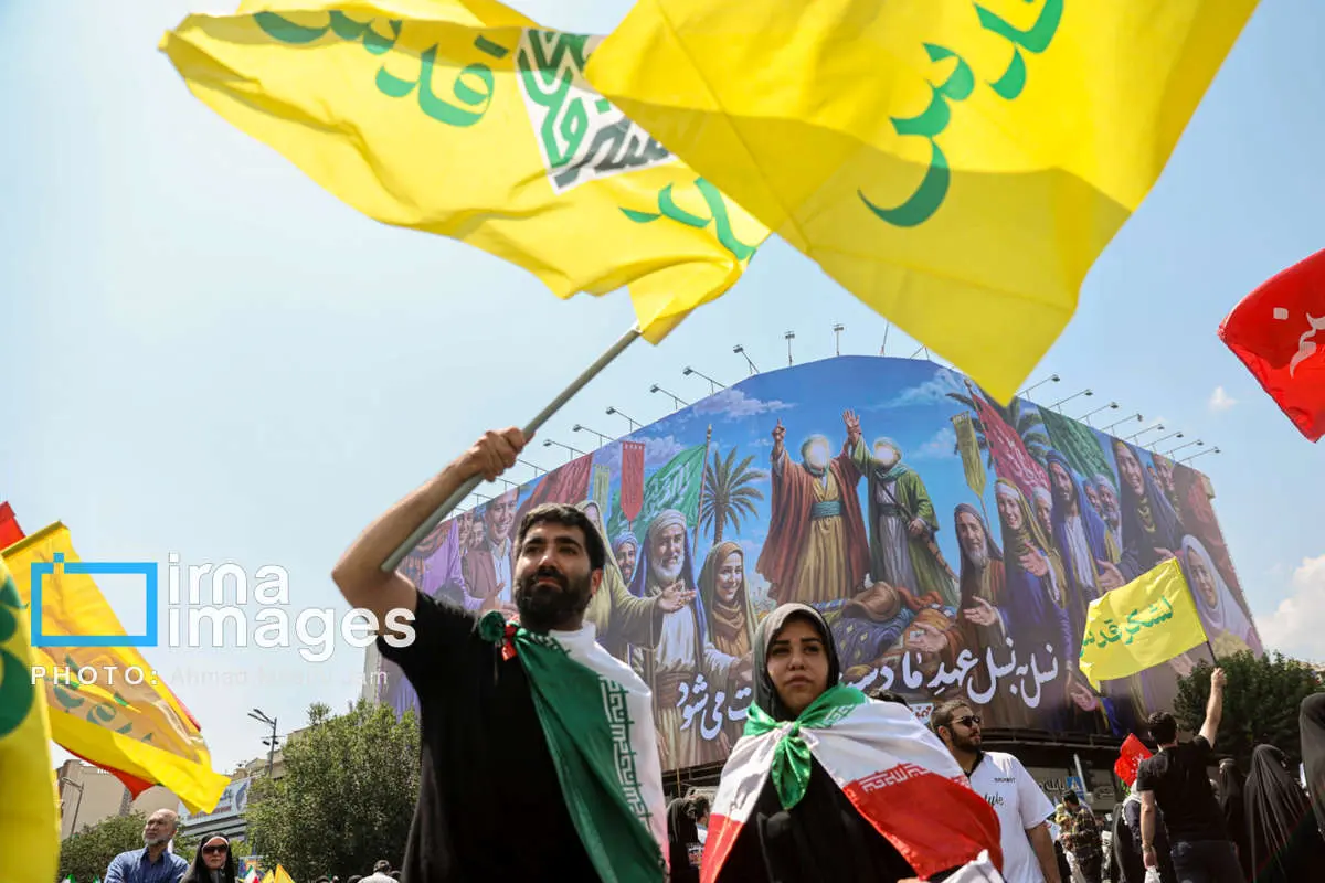تصاویر پس از اشغال پایتخت اسرائیل ، حاشیه نماز جمعه در تهران در تهران 4 تصاویر پس از اشغال پایتخت اسرائیل ، حاشیه نماز جمعه در تهران در تهران