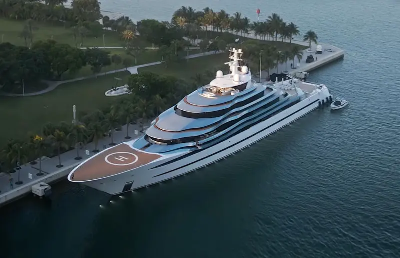 kaos-superyacht-aceanco-nancy-walton-laurie