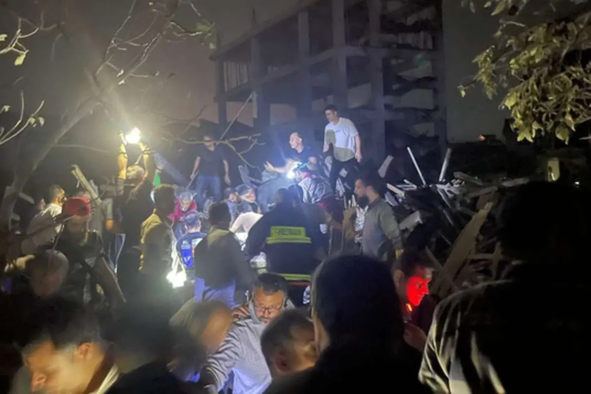 دکتر Sediqi Saber's Ashrafieh در آستانه ترور 4 دکتر Sediqi Saber's Ashrafieh در آستانه ترور