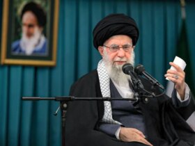 رهبر انقلابی: سیستم سیاسی ما از یک انقلاب بزرگ ناشی می شود
