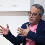 محمد حسین لطیفی: من تهران نیستم و اگر ملاقات کنم احساس می کنم