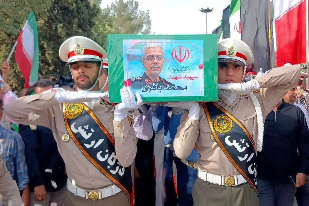 مراسم مراسم تشییع جنازه عمومی Bagheri و سردار حاجیزاد 4 مراسم مراسم تشییع جنازه عمومی Bagheri و سردار حاجیزاد