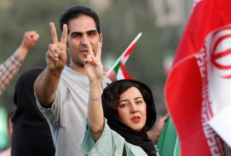 "ملت ایران" چه کاری انجام داد؟ 18 "ملت ایران" چه کاری انجام داد؟