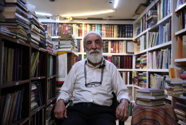من در مراسم تشییع جنازه اخوان سوم بودم/ بعد از اینکه او از کتابفروشی اخراج شد