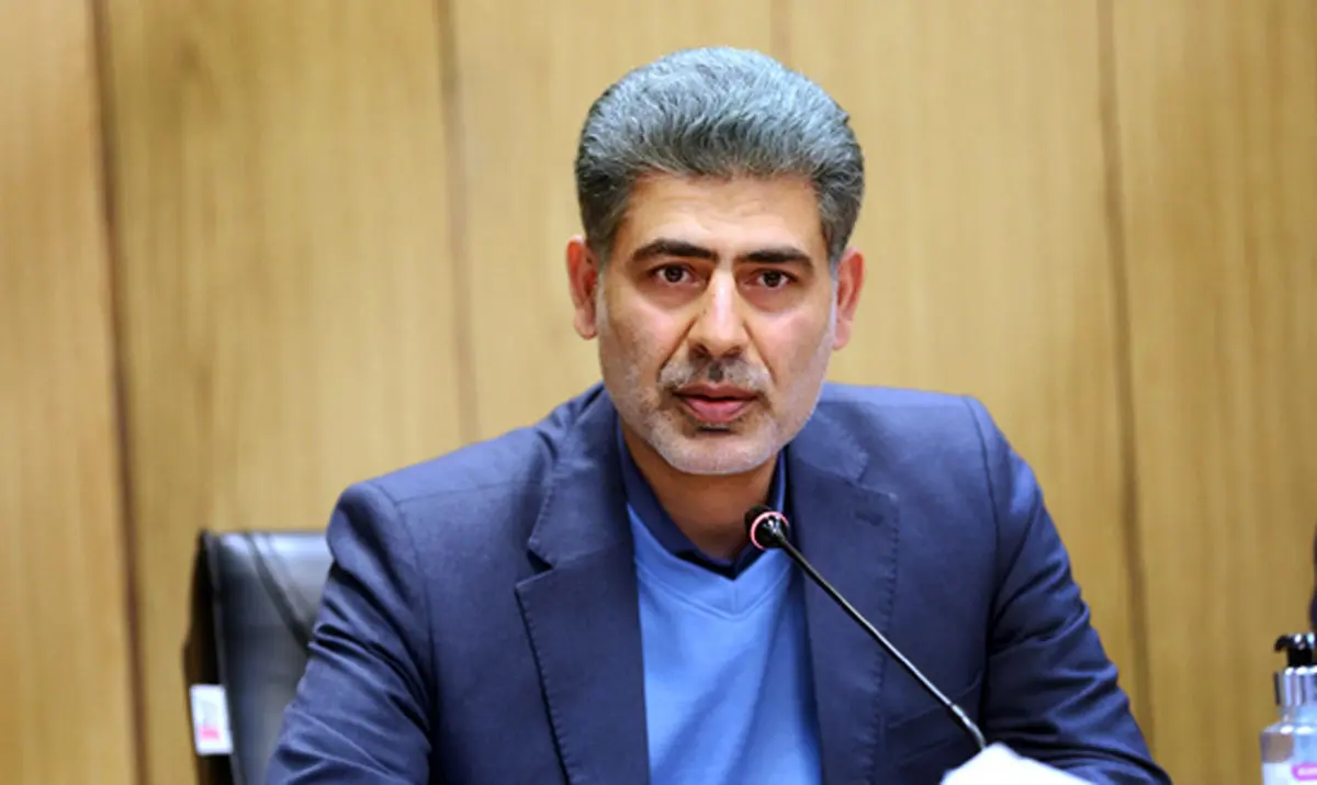 پاسخ آموزش به نمرات آزمون نهایی دانش آموزان متوسط ​​متوسط