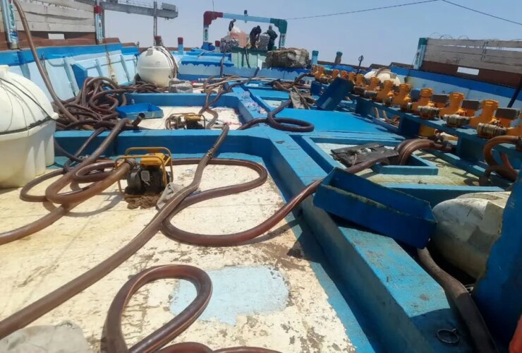 پنج میلیون لیتر کشف سوخت غیرقانونی مرزهای آب بندر عباس