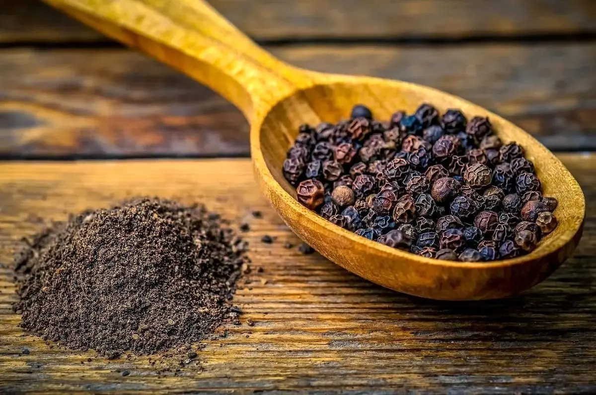 چگونه می توان با خوردن فلفل سیاه وزن کم کرد؟