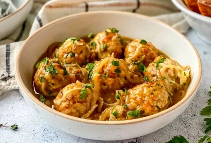 چگونه می توان دو کباب دست و پنجه نرم فرانسوی درست کرد. خوشمزه و خوشمزه