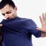 ۲ غذایی که ممکن است باعث بوی بد بدن شما شود