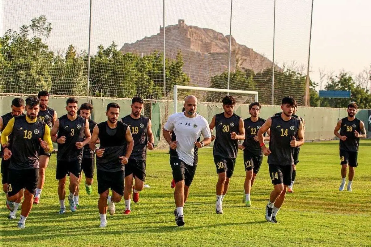 ستاره استقلال تحت نظارت محرم در آموزش سپاهان