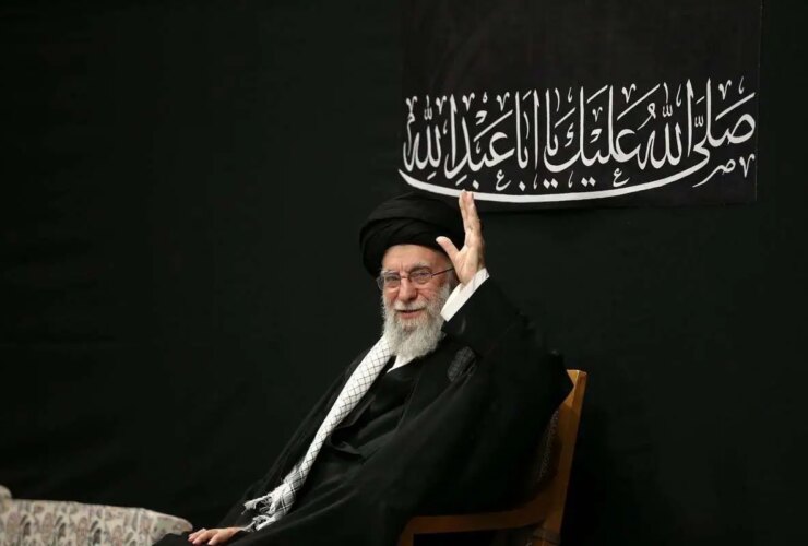 حضور رهبر انقلابی در مراسم آشورا حسینی