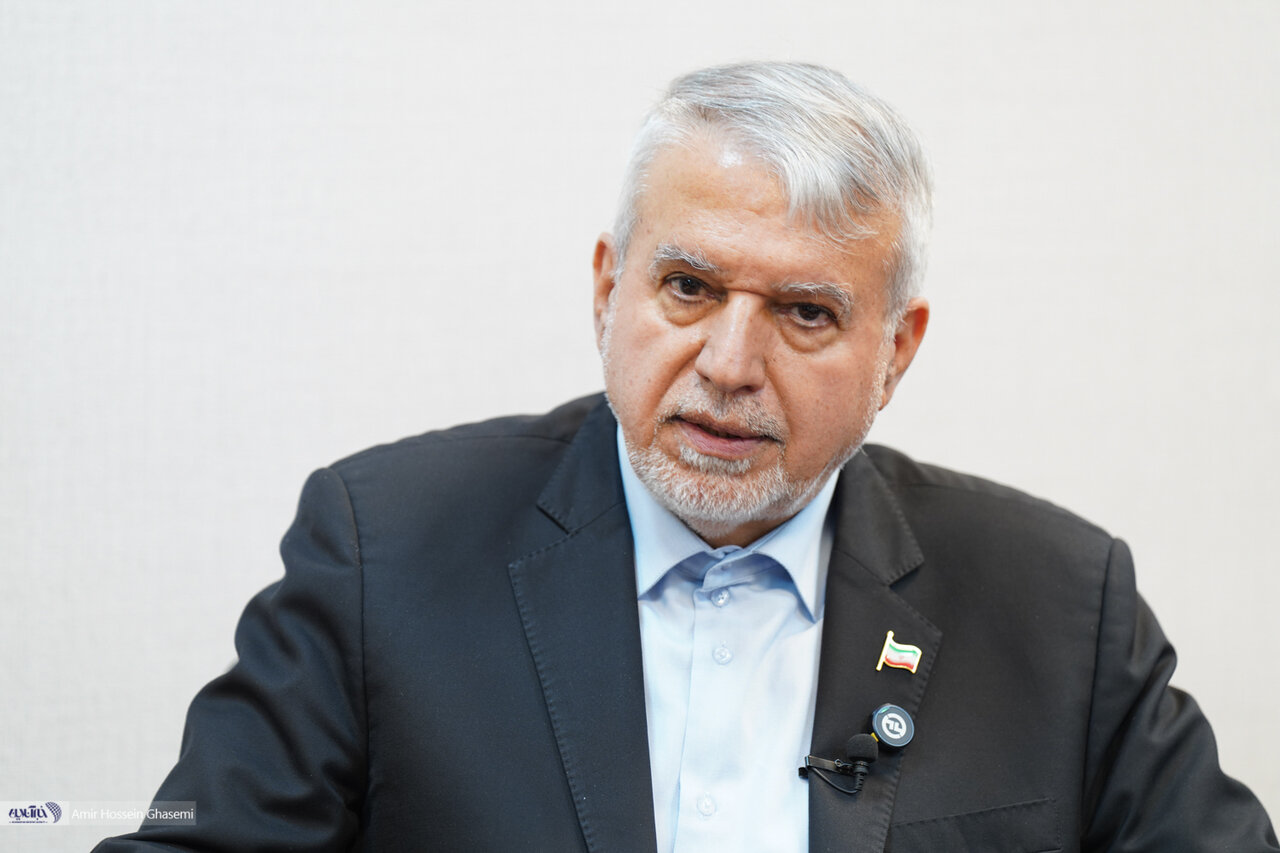 برنامه ها برای سرنگونی سیستم بود. رسانه های غربی هنوز جامعه ایران/ ایران را بدون هیچ محدودیتی در کنار هم قرار نداده اند