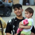 تصاویر به عقب نشینی شهروندان افغان غیر مجاز ادامه دهید