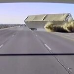 یک فیلم دلهره آور از یک تصادف کشنده کامیون در کالیفرنیا